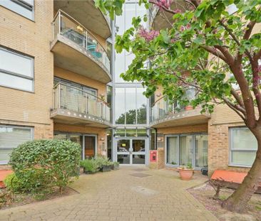 Room in a Shared Flat, Walthamstow Central, E17 - Photo 4