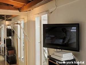 Logement à Paris, Location meublée - Photo 2