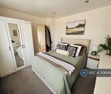 3 bedroom semi-detached house to rent - Photo 6
