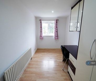 4 bedroom detached house to rent - Photo 5