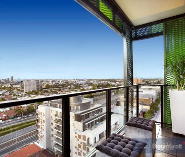 “CONTEMPORARY ONE BEDROOM APARTMENT.” - Photo 3
