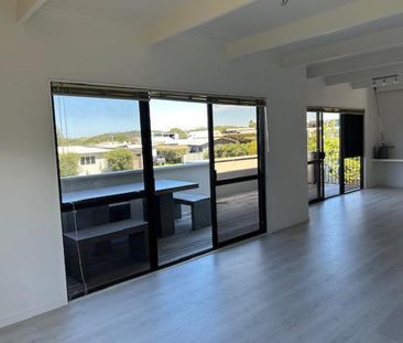 Omaha Beach Cutie - Photo 2