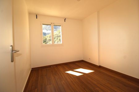 Location Appartement 4 pièces 83m² ROQUEBRUNE CAP MARTIN 06190 - Photo 2