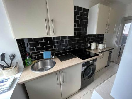 1 bedroom flat to rent - Photo 2