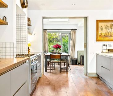 4 bedroom end of terrace house to rent - Photo 6