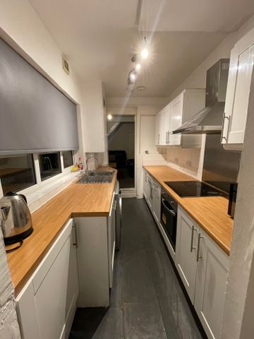 Milner Road Room 3 - Photo 5