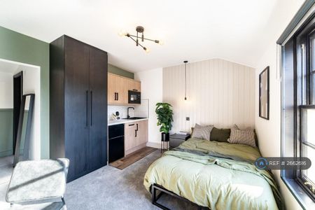 1 bedroom in a house share to rent - Photo 4