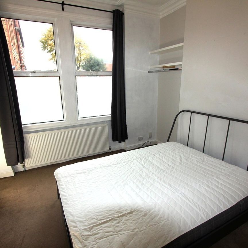 2 Bed Flat, Kingswood Road, SW2 - Photo 1