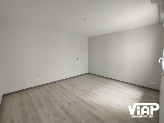 T3 DE 105 m² PROCHE PLACE DES CARMES - Photo 1