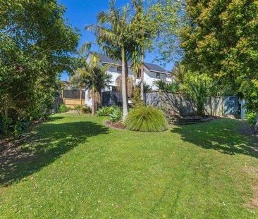 Peaceful 3BR Glenfield Home w/ Deck and Big Garden - Photo 6