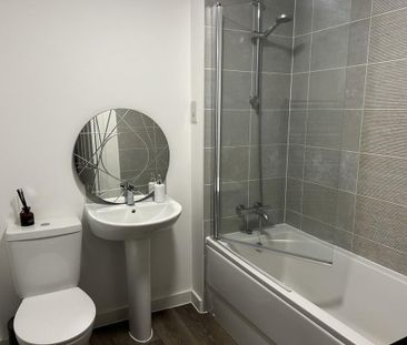 4 bedroom semi-detached house to rent - Photo 6