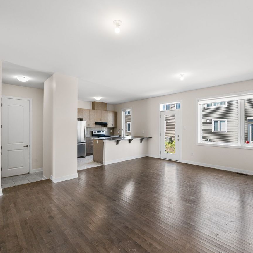 For Lease - 617 Chillerton Drive, Barrhaven, Ontario - Photo 1