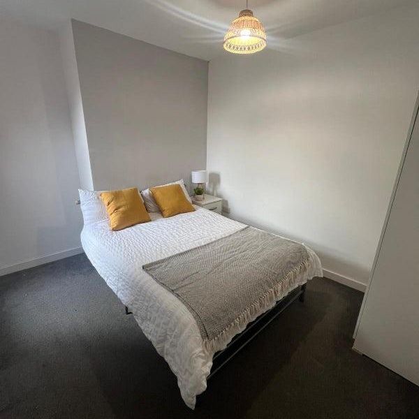 1 bedroom in a house share to rent - Photo 1