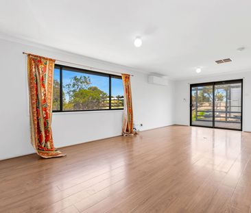 19 Beach Road, St Kilda - Photo 2