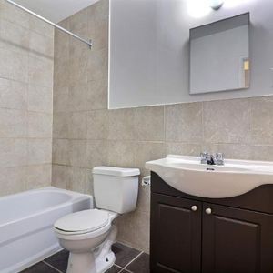 2 CH - 1 SDB - Montréal - $1,350 /mo - Photo 2