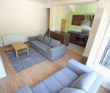3 bedroom terraced house to rent - Photo 2