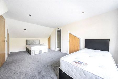 4 bedroom semi-detached house to rent - Photo 5