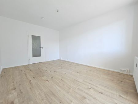 Traumwohnung komplett NEU mit Balkon - Foto 5