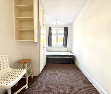 4 bedroom terraced house to rent - Photo 6