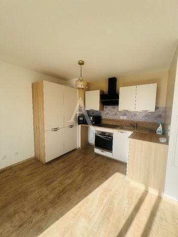 Location Appartement 2 pièces 44m² - Photo 2