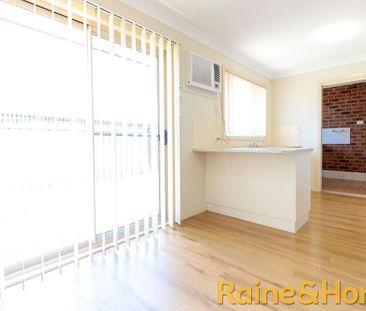 Modern townhouse in Central North - Photo 5