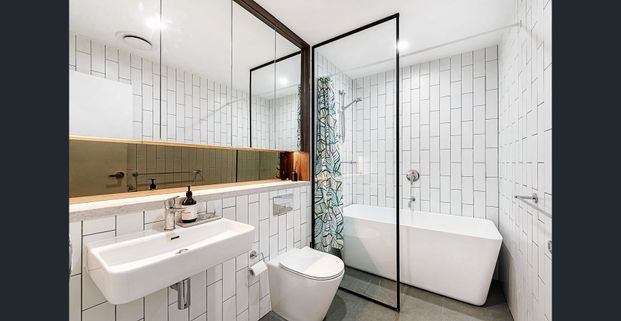 Modern & Spacious Apartment In Unbeatable Location! - Photo 1