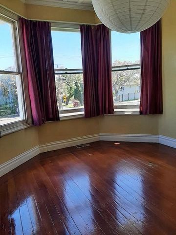 Villa on large sunny corner site - Photo 5