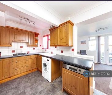 3 bedroom terraced house to rent - Photo 5