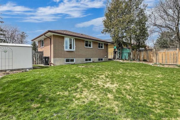 For Lease - 5 Mid Pines Road, Toronto, Ontario - Photo 1