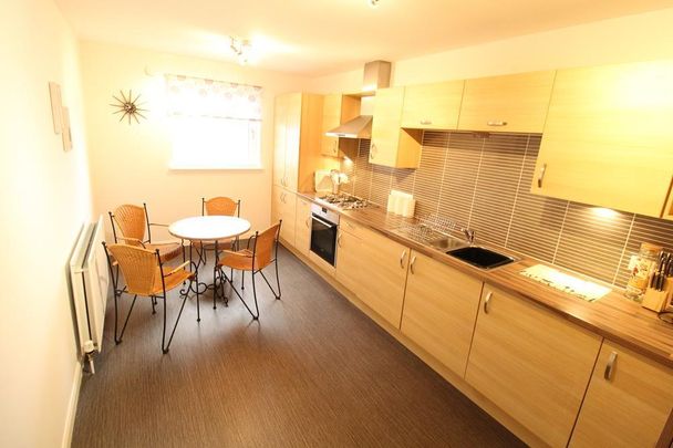 3 bedroom flat to rent - Photo 1