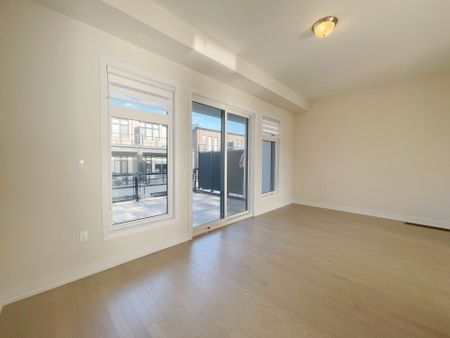 For Lease - 3073 Welsman Gardens, Oakville, Ontario - Photo 2