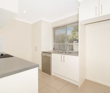 Charming Townhouse in Serene Warner Groves - Photo 3