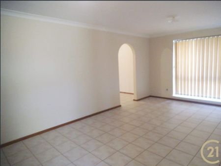 Perfectly Located Charming 3 Bedroom Property - Photo 2