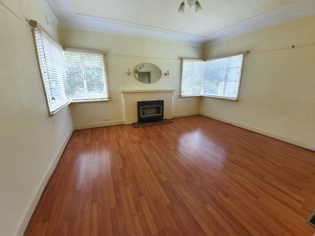 62 Haughton Road, Oakleigh VIC 3166 - House For Rent | Domain - Photo 5
