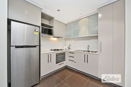 Light-Filled Level 9 Apartment with Panoramic Views & Parking - Photo 2