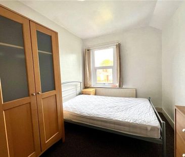 4 bedroom semi-detached house to rent - Photo 5