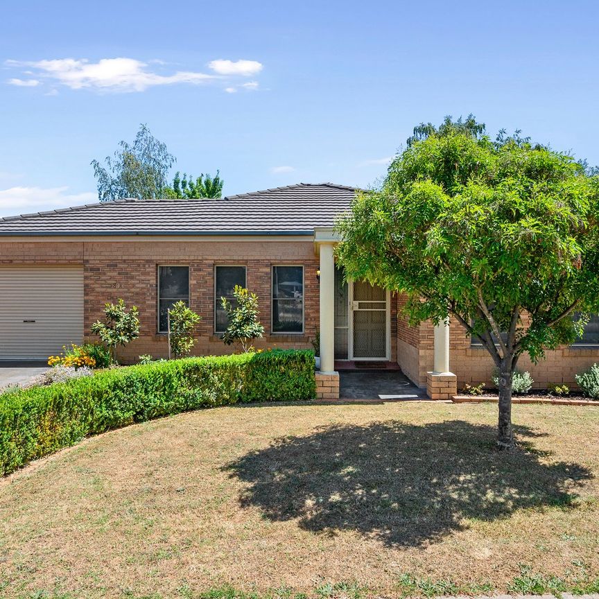 FULLY FURNISHED - 2-Bedroom Home with Study in Prime Golden Square Location - Photo 1