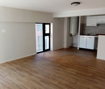 Location Appartement 3 pièces 77m² - Photo 4