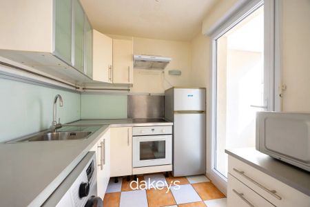 Location Appartement 2 pièces 35m² MARSEILLE 8ème - Photo 2