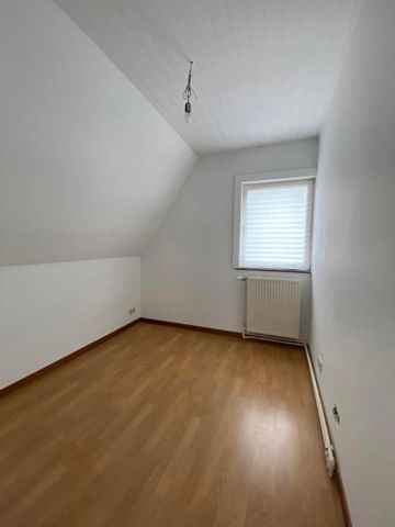 Ruime 4-gevelwoning met 4 slaapkamers en grote tuin. - Photo 3