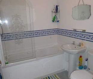 2 bedroom property to rent in Manchester - Photo 2