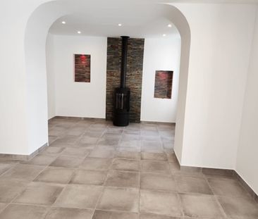 SAINT CHAMAS - Maison mitoyenne de 110m² rénovée à neuf - Photo 4