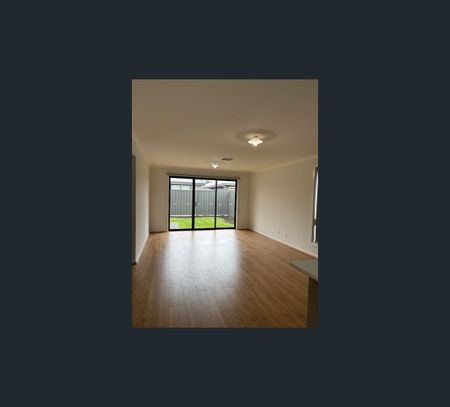 7 Tree Top Avenue, Munno Para West, SA 5115 - Photo 4
