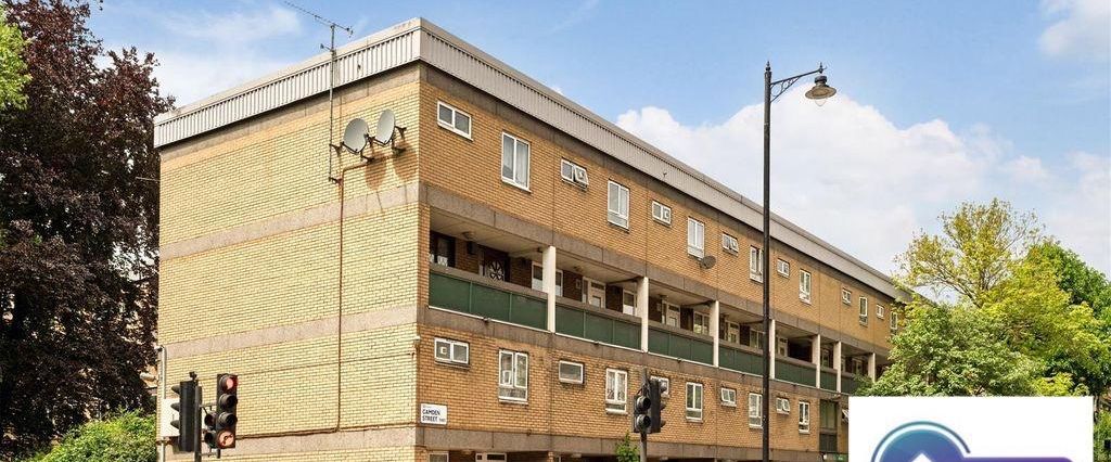 3 Bedroom Flat To Rent - Photo 1