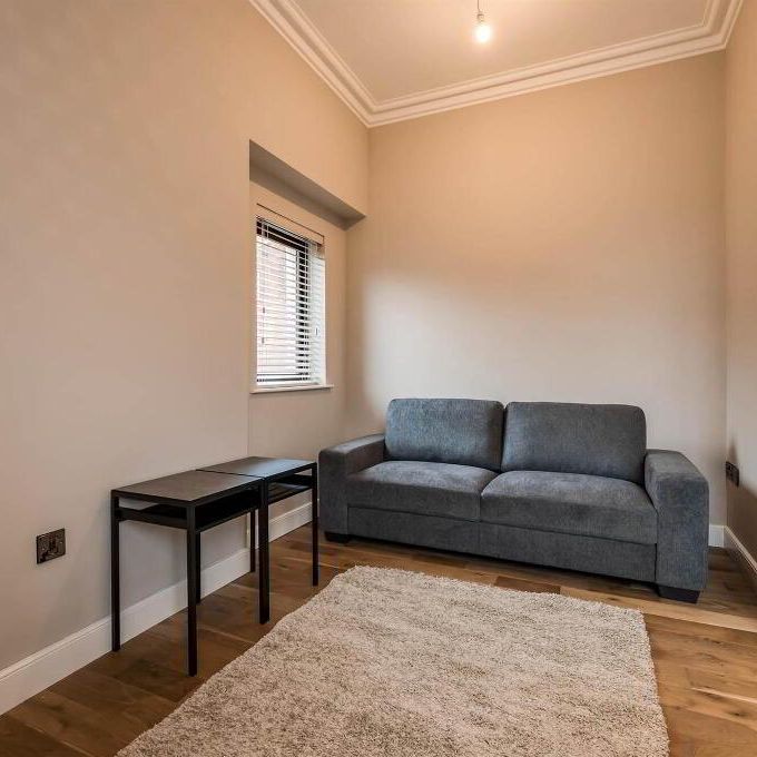 Apt 3, 16 Upper Crescent, Belfast, BT7 1NT - Photo 1