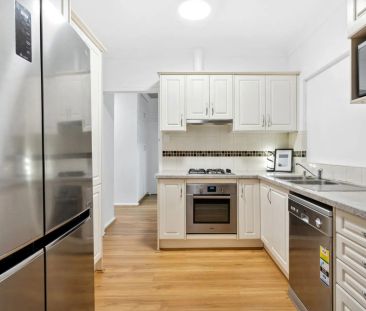 Stylish Family Living in the Heart of Campbelltown - Photo 4