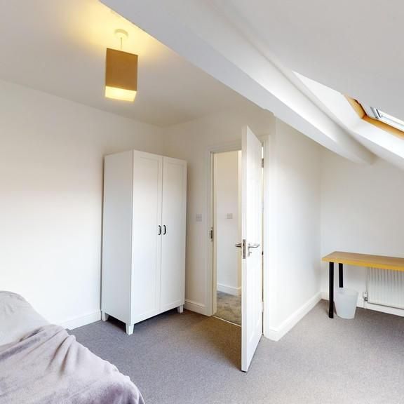 6 bedroom house to rent - Photo 1
