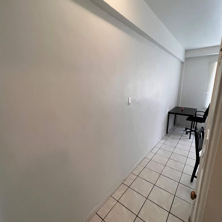 Studio - Montréal - $1,075 /mo - Photo 1