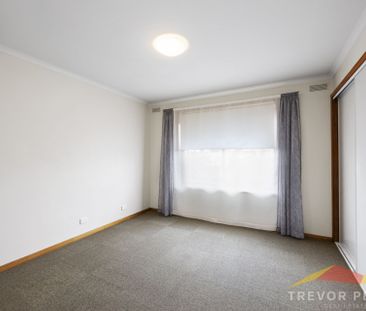 19 Young St, Golden Point VIC 3350 - Photo 3