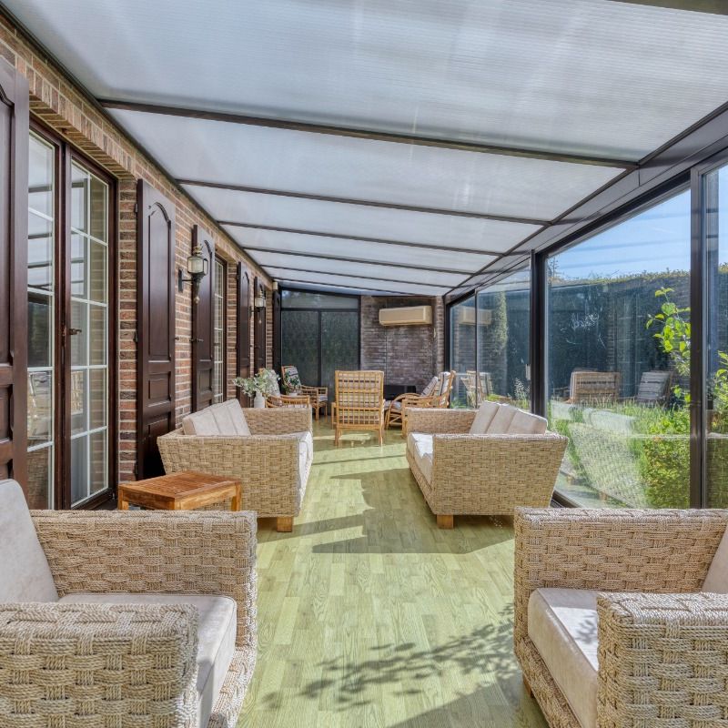 Standingvolle laagbouwvilla met mooi aangelegde tuin - Photo 1